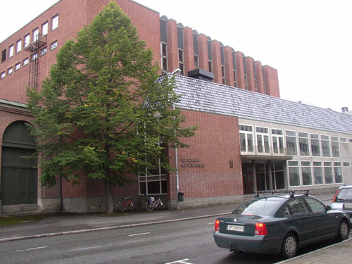 p8300063
