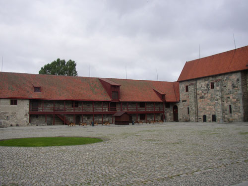 p8300072